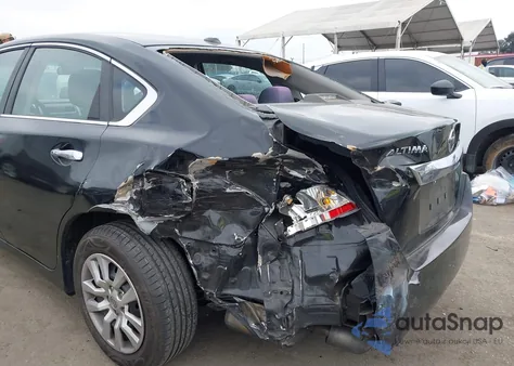 2015 Nissan Altima 2.5/2.5 S/2.5 Sl/2.5 Sv z USA, uszkodzony, nr VIN 1N4AL3AP8FC442434